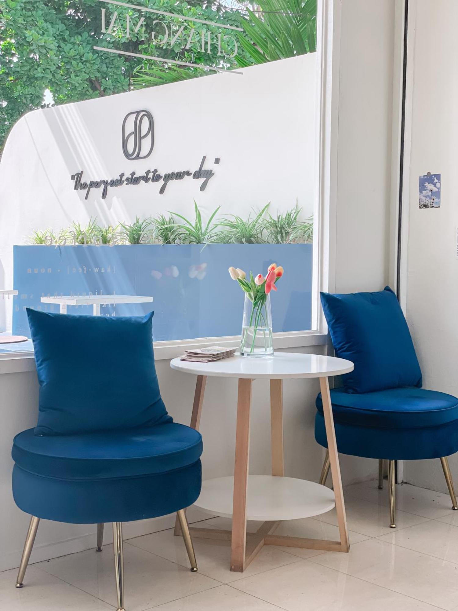 Shapel Hostel And Cafe Chiang Mai Buitenkant foto